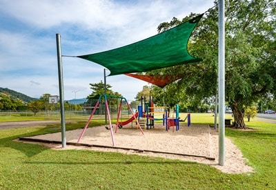 Pakmag-8-playground-Barr-park